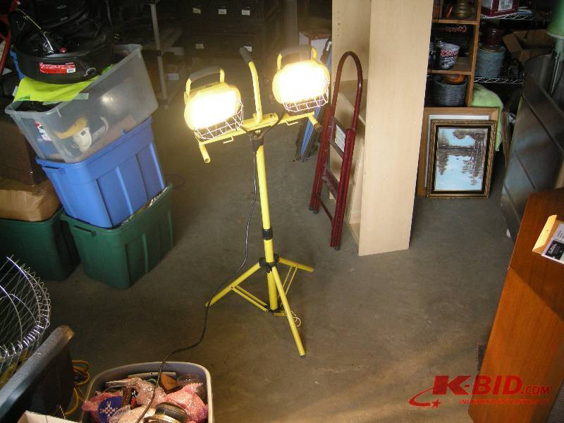 lot 23 image: Workforce Shoplight