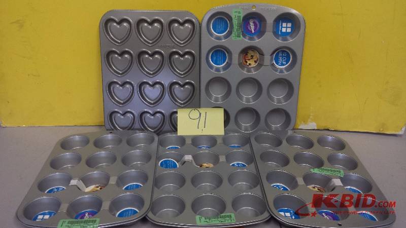 Lot of 5 Cup Cake Pans