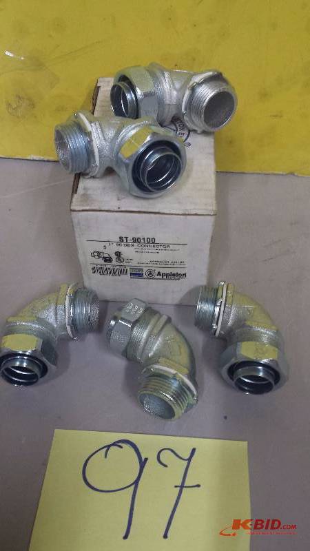 Lot of 4 ST-90100  1 90 deg Connector