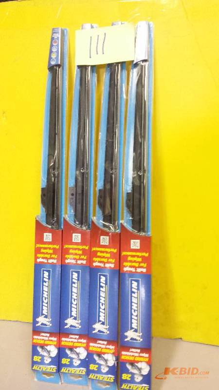 Lot of 4 28 Michelin Windshield Wipers