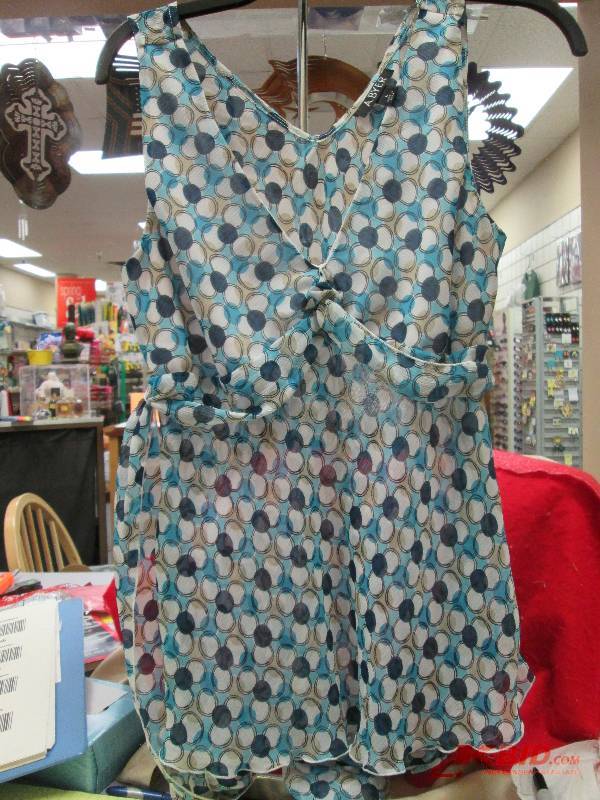 A. Byer size large...