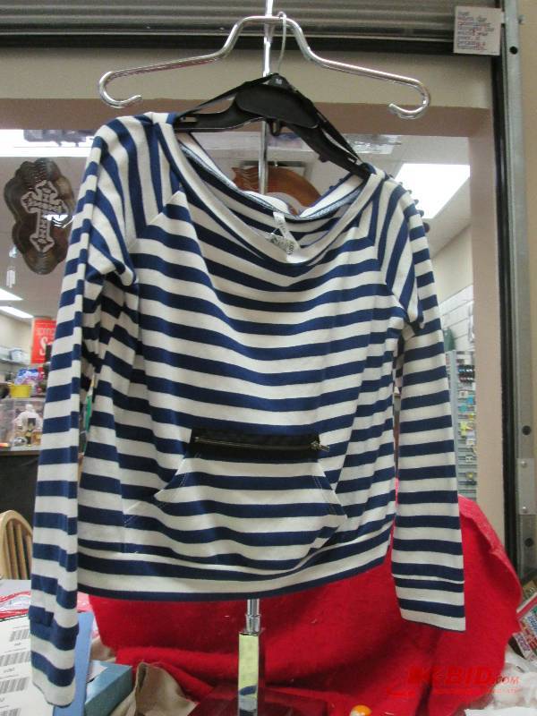 Zinga long sleeves size Medium...