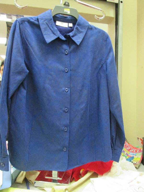 Studio works long sleeves size smal...