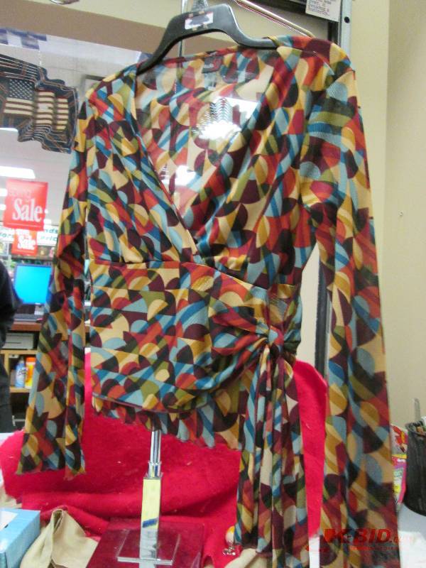 Studio long sleeves size small...