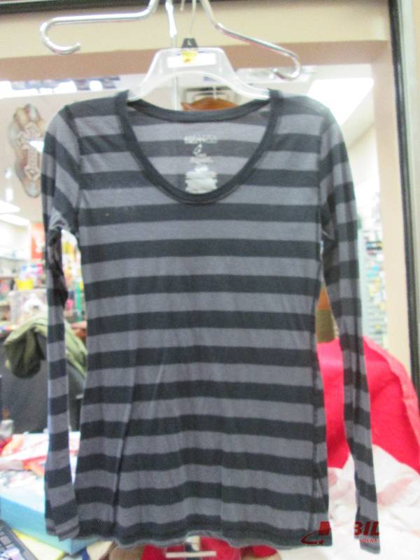 Miley Max Cyrys Azrua long sleeve s...
