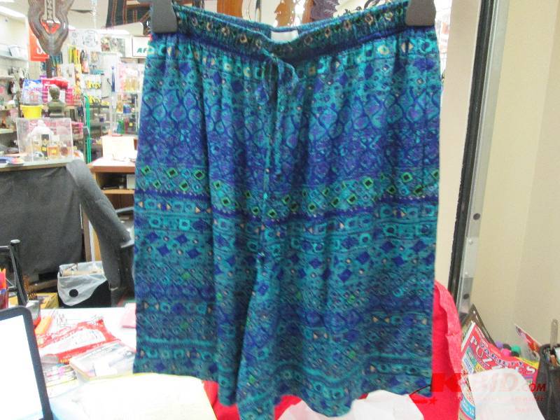 Koret size medium...