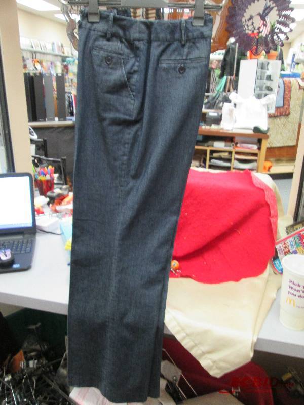 Larry Levine stretch size 10...