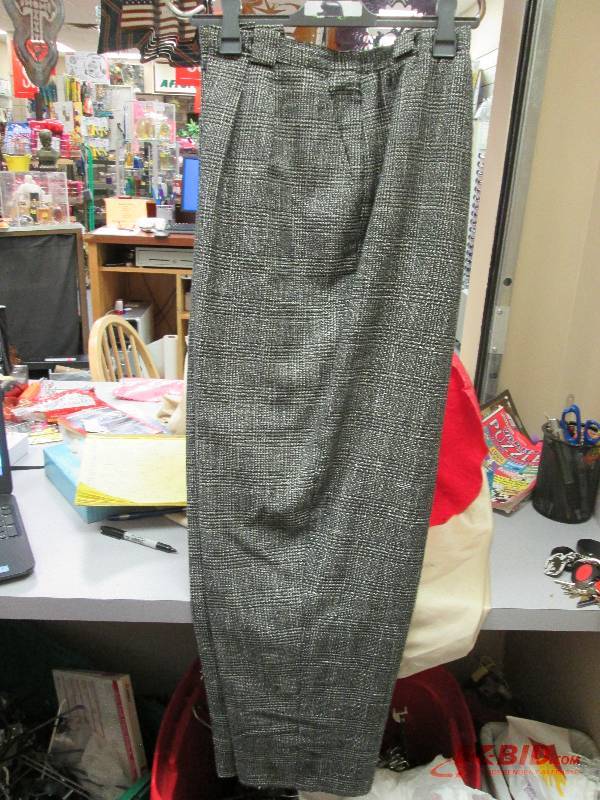 Maggie McNaughton size 40...