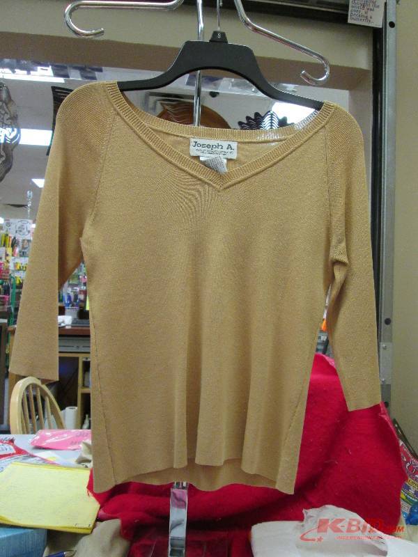 Joseph A. short sleeve sweater size...