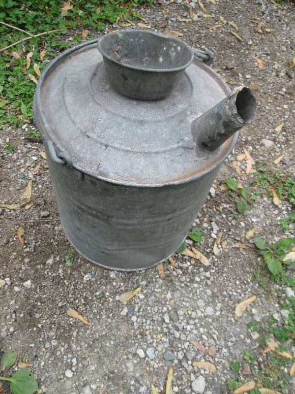 Vintage metal can, 5 gallon  12 t...