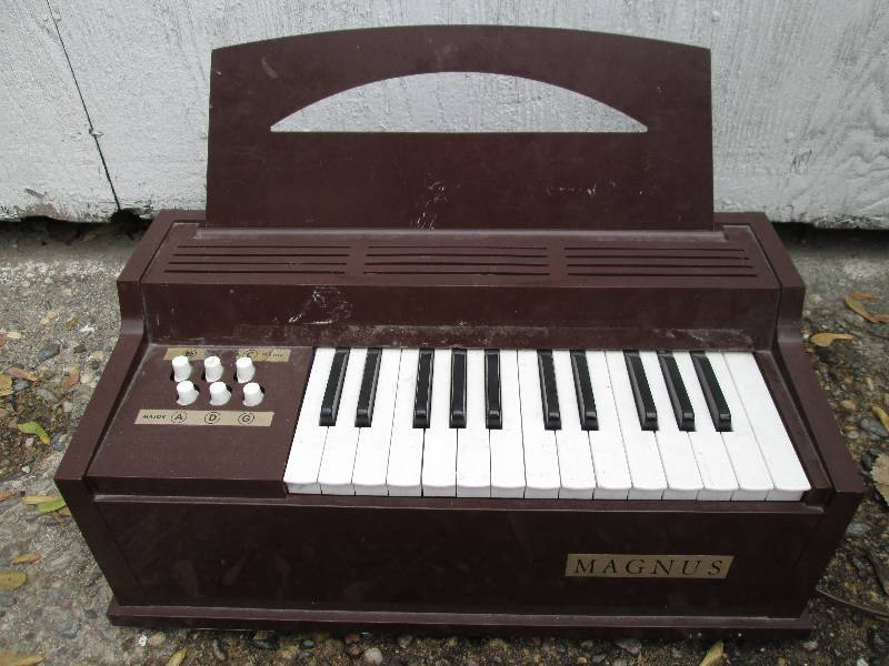 Small Magnus tabletop organ, 19 x 9...