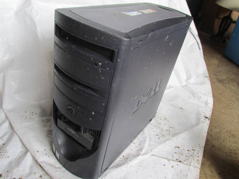 Dell GX260 computer tower with Wind...