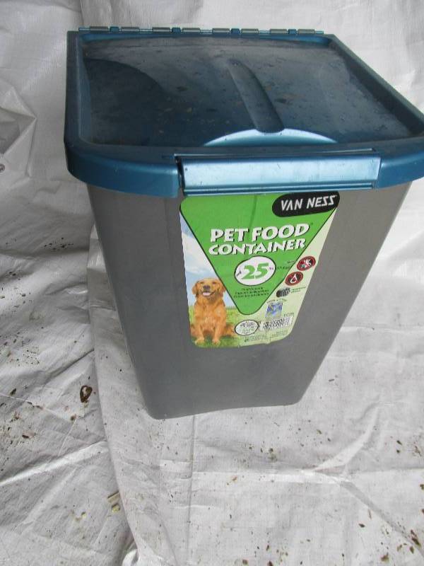Plastic pet food container on wheel...