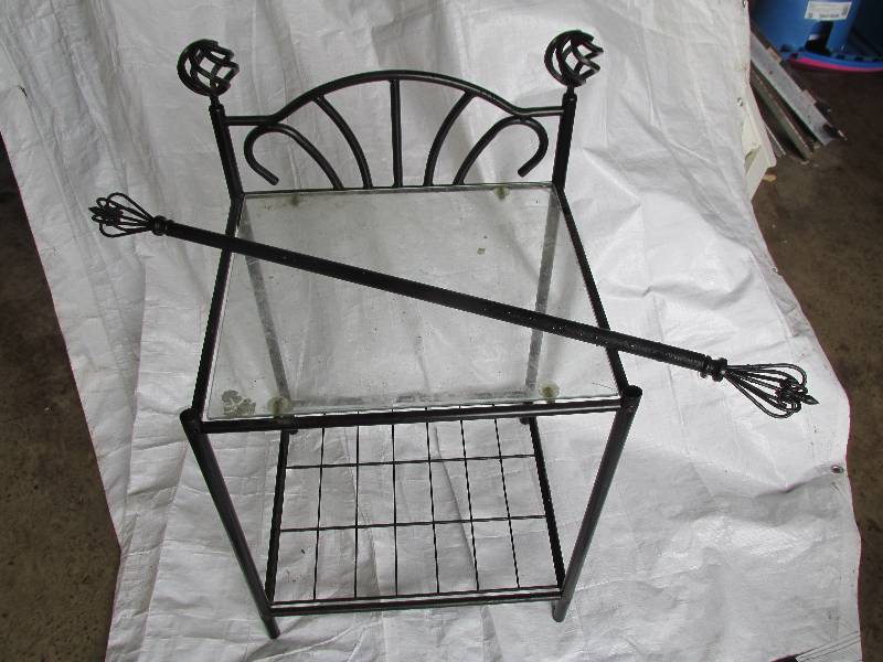 Metal stand 16 x 18 and 30 inch ta...