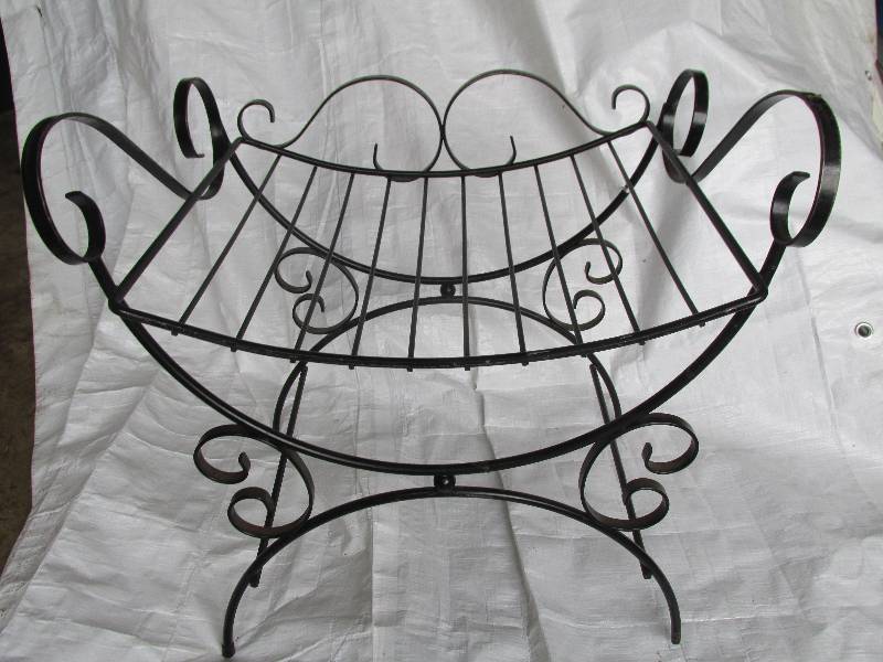 Metal stand, 20 inches wide...