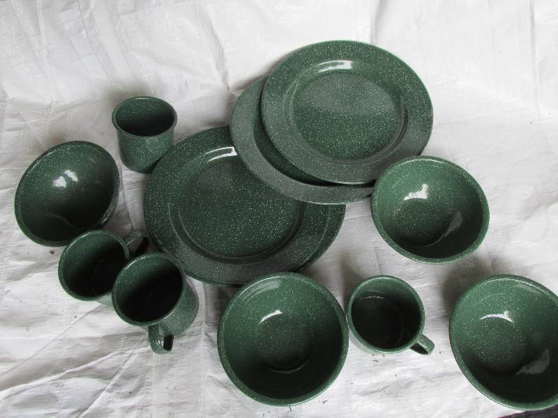 Metal dish set, great for camping, ...