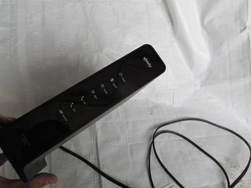 Xfinity Wi Fi station, see all phot...