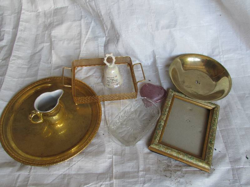 Lot of decorative items...