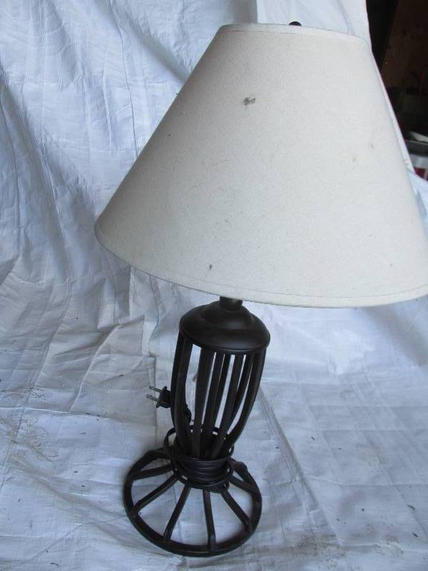 Metal base table lamp...