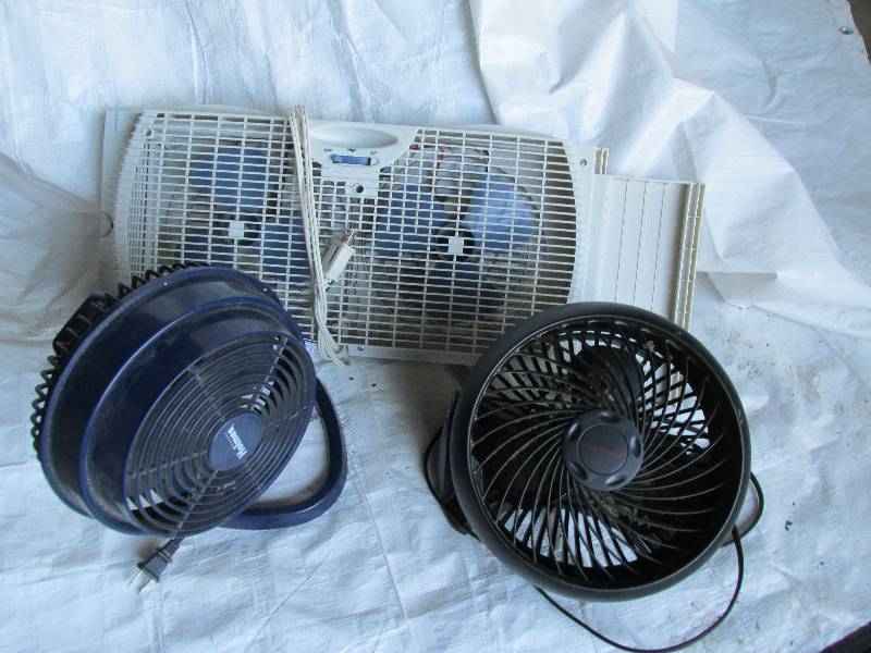 Window fan with 2 desk fans...