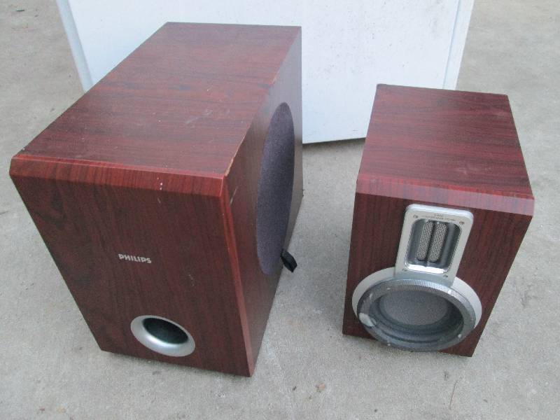 Pair of Phillips wood finish speake...