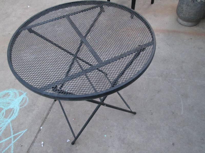 Metal folding patio table, 28 acro...