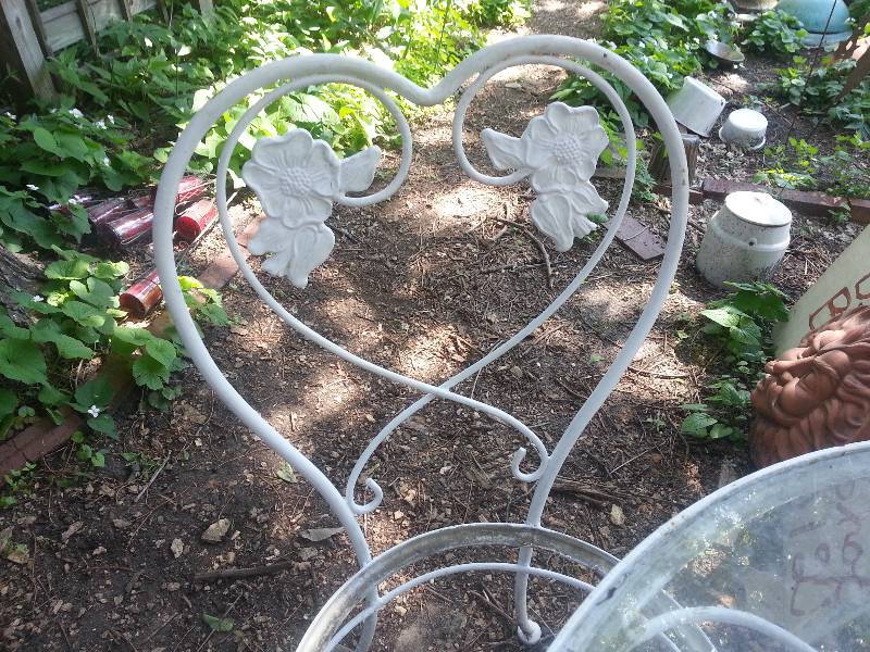 lot 96 image: Wrought Iron Table & Chairs