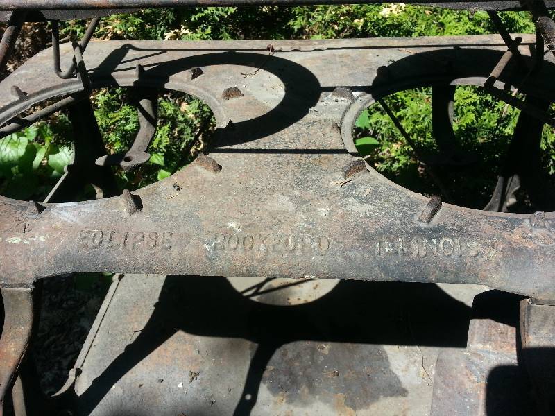 lot 107 image: Rare 19th Century Cast Iron Eclipse Stove
