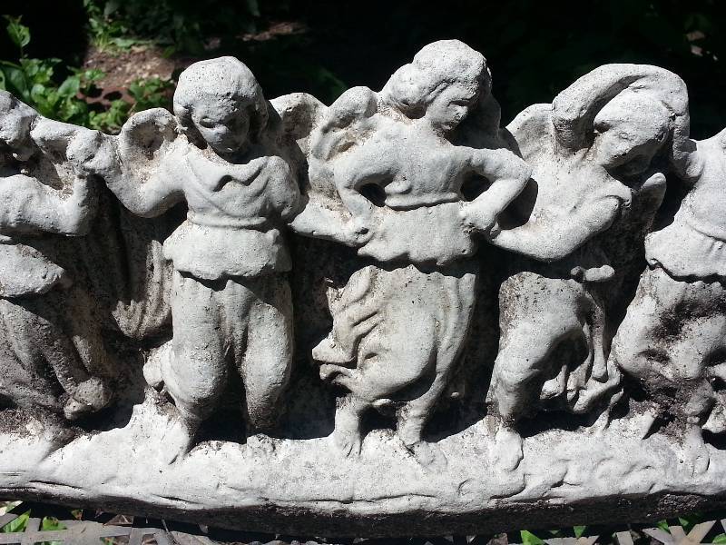 lot 118 image: Vintage Concrete Angel Garden Decor