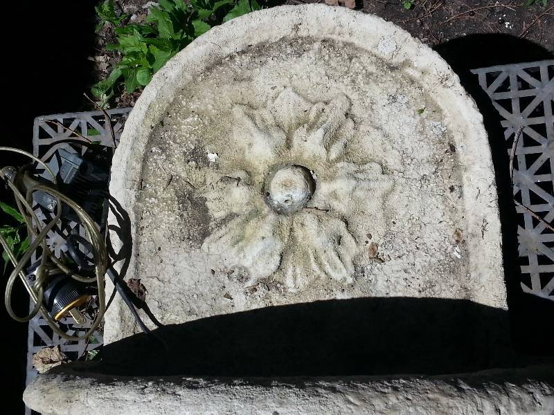 lot 120 image: Concrete Wall Fountain
