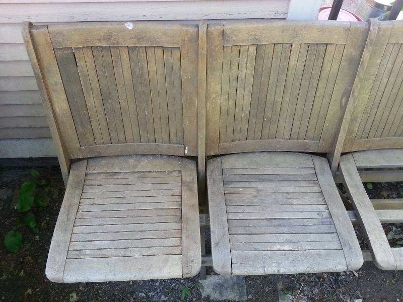 lot 128 image: Vintage  Antique Theatre Seating