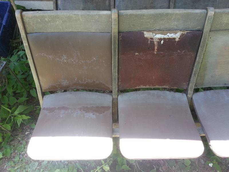 lot 129 image: Set of (3) Vintage  Antique Wooden Theatre Seating