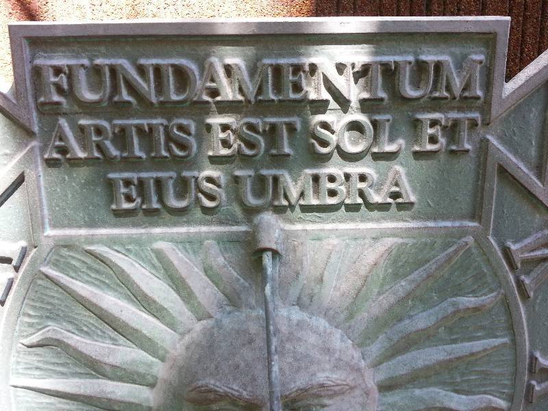 lot 141 image: Cast Iron Sun Face Sun Dial