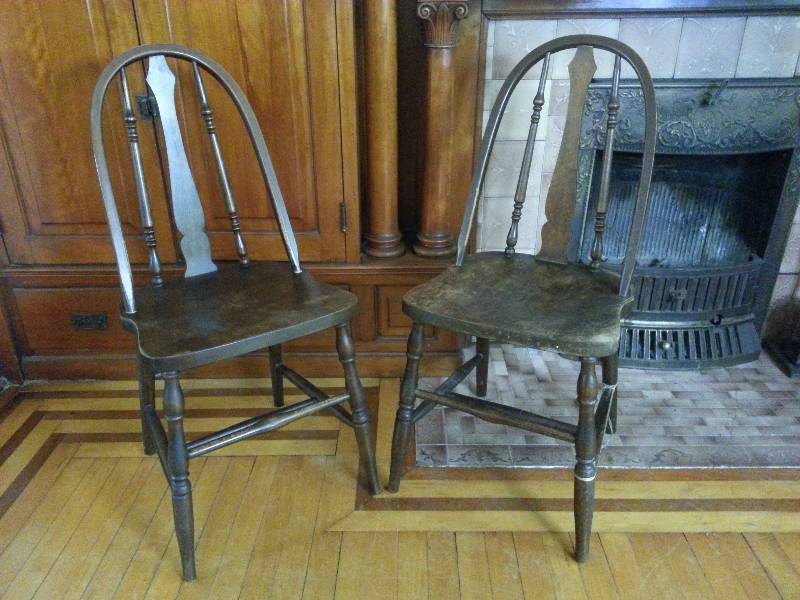 lot 17 image: Set of (2) Vintage  Antique Solid Oak Occasional Chairs