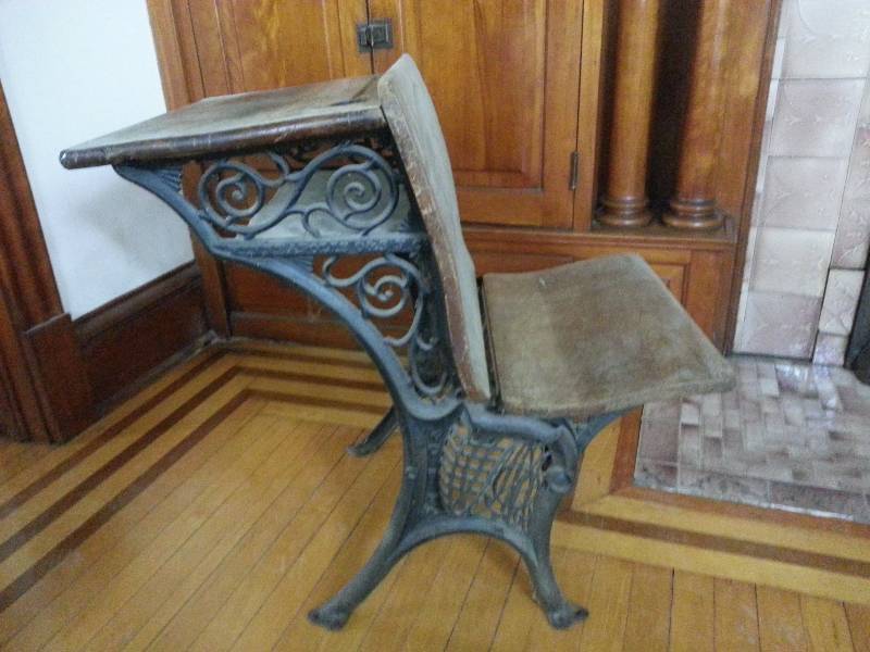 lot 21 image: Antique Ornate Cast Iron School Desk