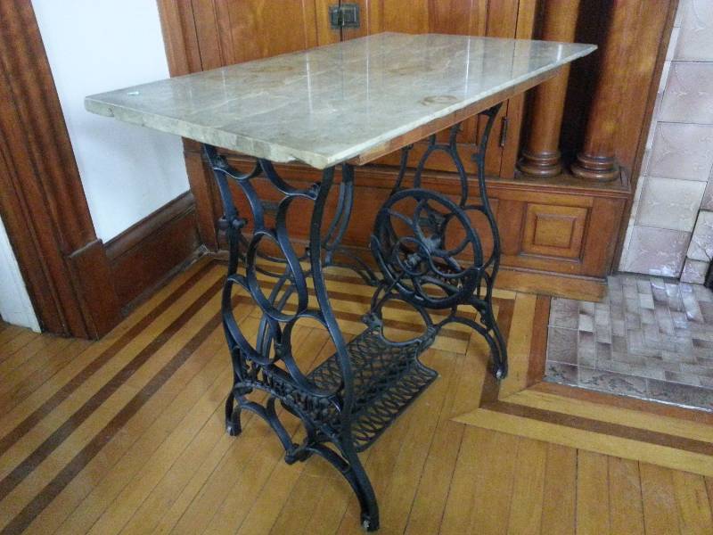 lot 22 image: Antique Eldredge Ornate Cast Iron Sewing Treadle