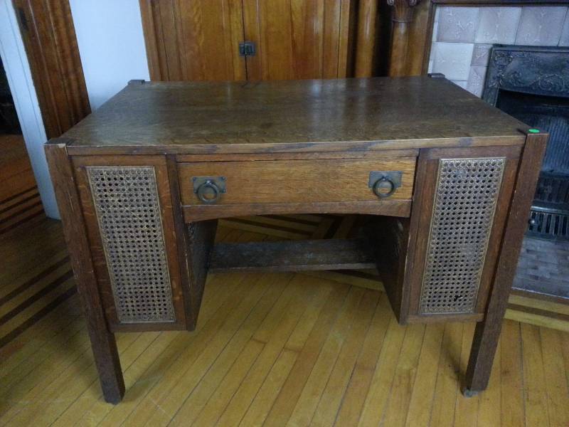 lot 27 image: Vintage  Antique Jasper () Tiger Oak & Wicker Desk