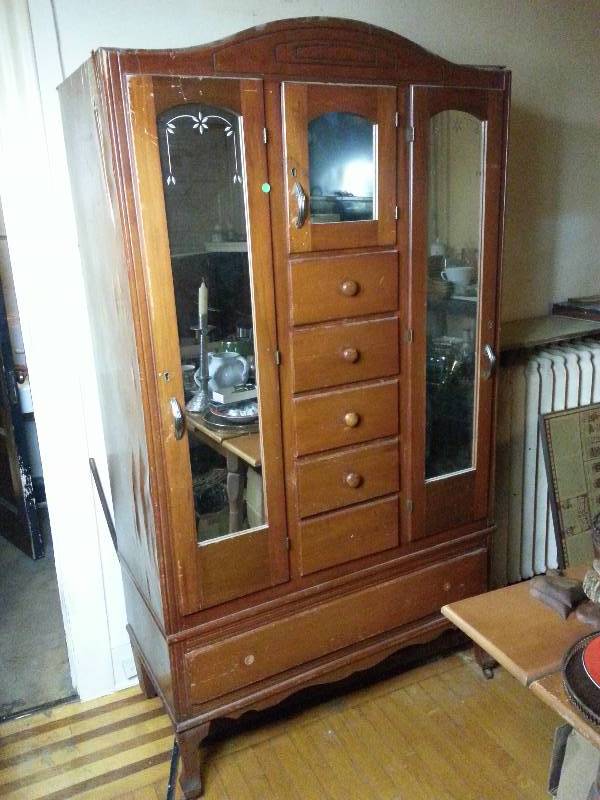 lot 33 image: Vintage Armoire  Wardrobe