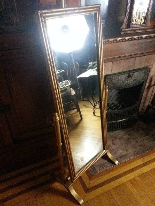 lot 34 image: Vintage Gilded Bamboo-Styled Floor Mirror