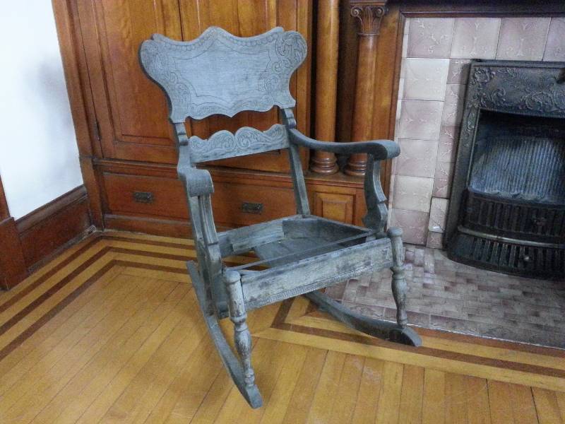 lot 35 image: Weathered Shabby Antique Rocking Chair