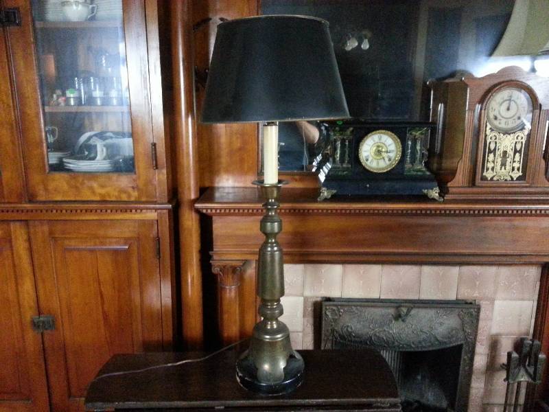 lot 46 image: Vintage Metal Table Lamp