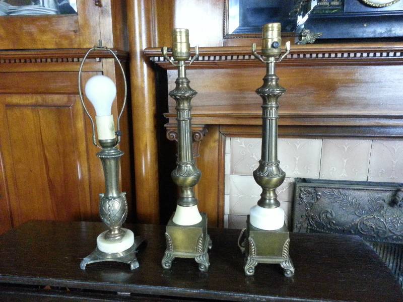 lot 58 image: Lot of (3) Vintage Brass Accent Lamps