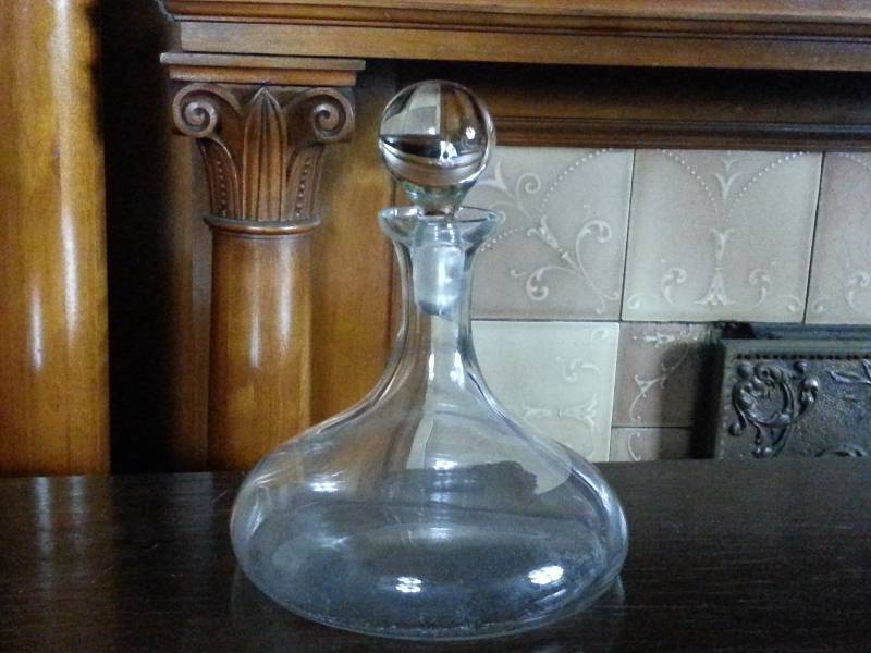 lot 71 image: Large Glass Flask w Clear Orb Stopper