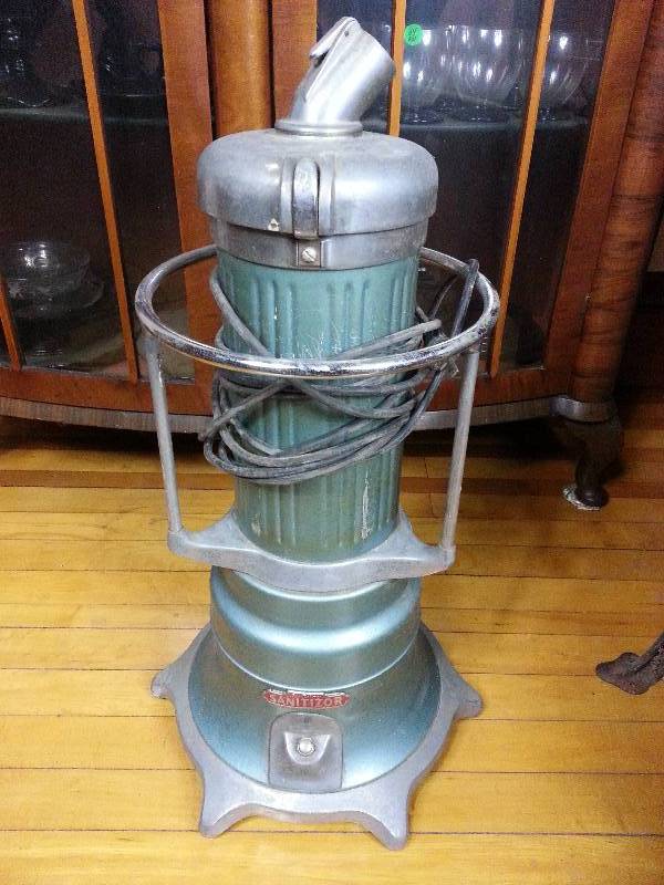 lot 88 image: Rare Vintage Air-Way Sanitizer Vacuum