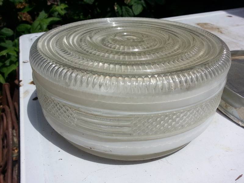 lot 155 image: Retro Deco Vintage Clear Glass Light Fixture