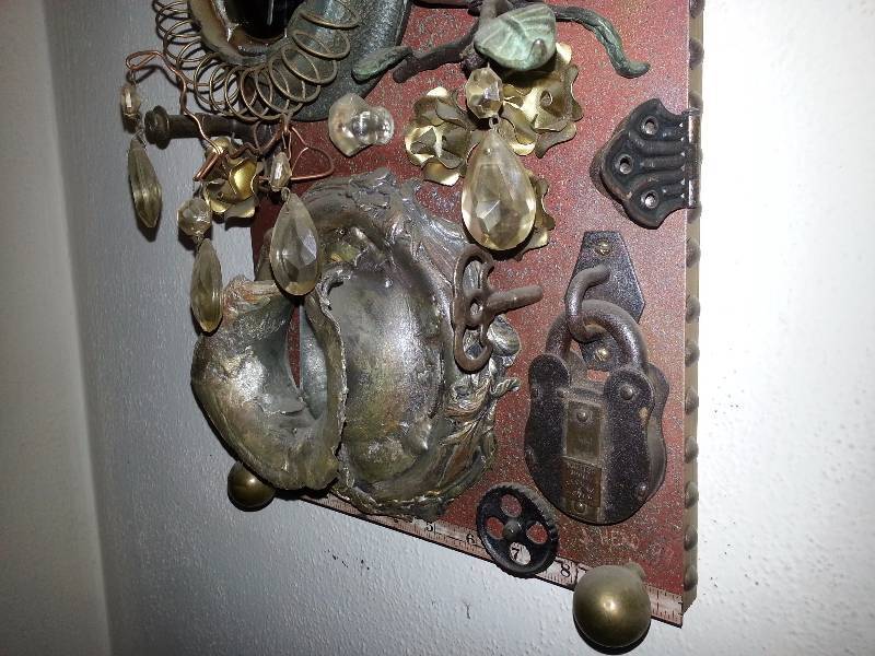 lot 159 image: Eccentric Artistic Wall Art & Clock