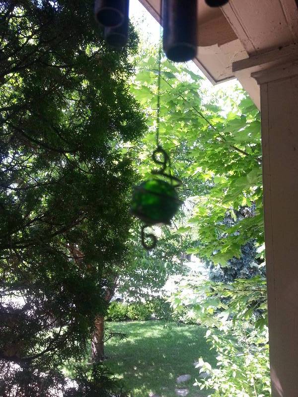 lot 167 image: Yellow & Green Glass Wind Chime