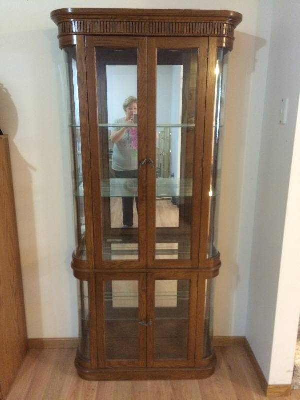 lot 2 image: Four Door Lighted Curio Cabinet