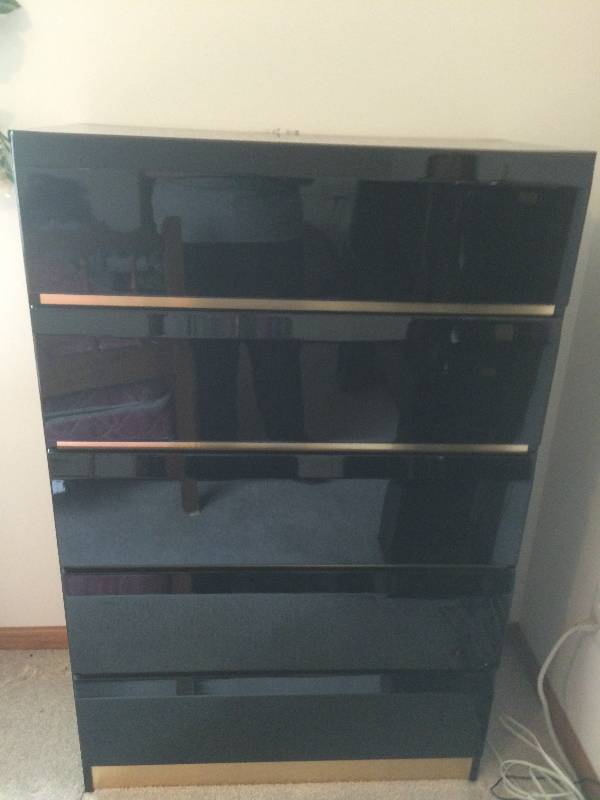 lot 13 image: Black Lacquer Five Drawer Dresser