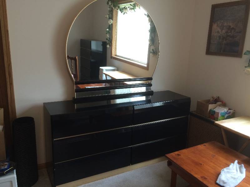 lot 14 image: Black Lacquer Six Drawer Dresser